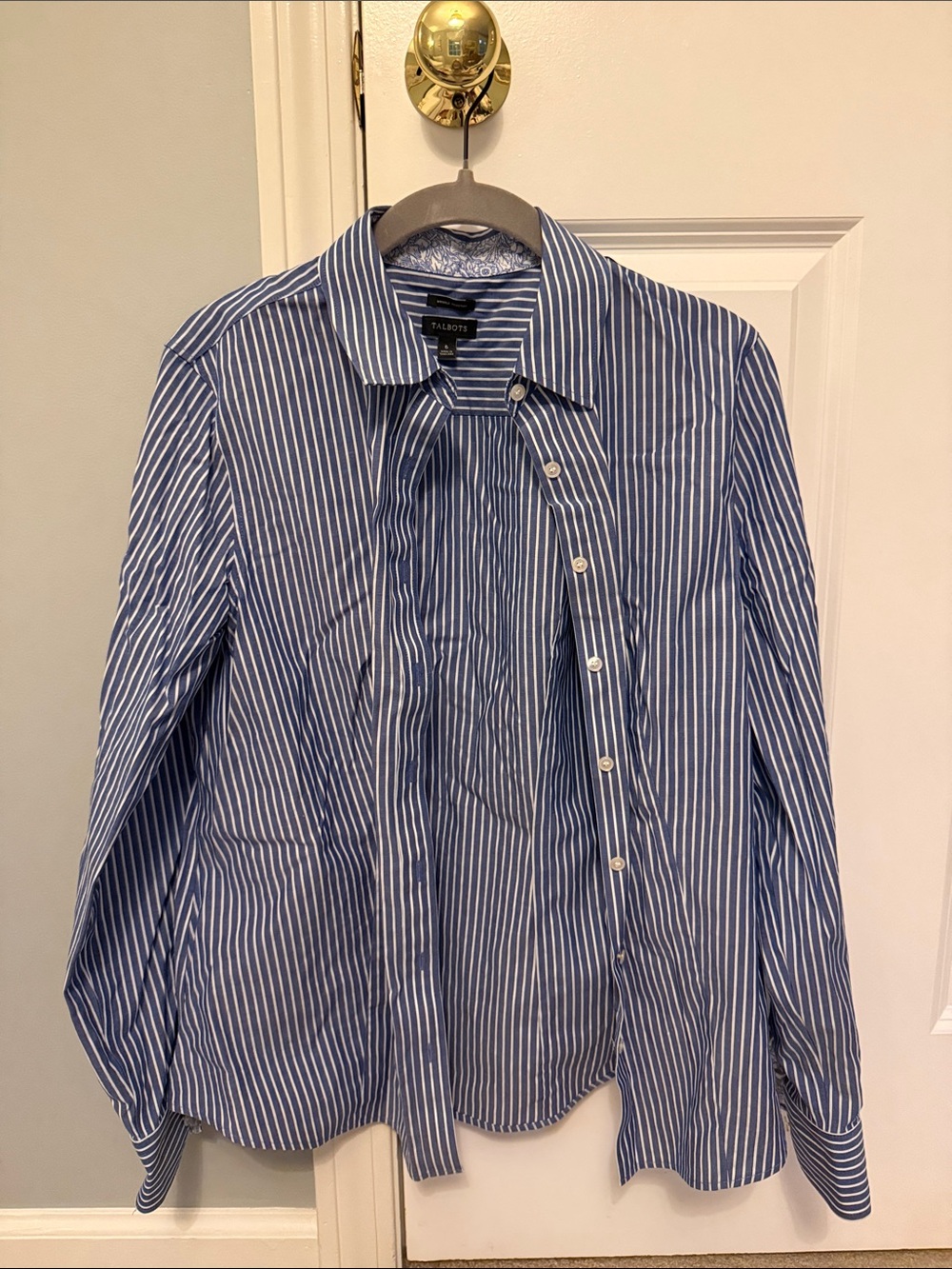 Talbots women’s Navy and White Stripe Dress Shirt size 6